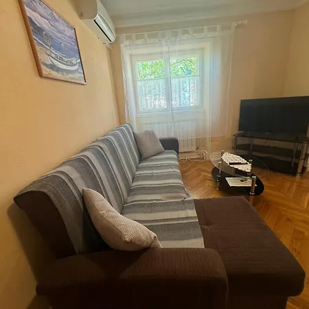 Gino Apartments